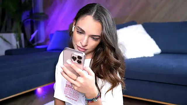 EsmeAinsley online show from November 14, 1:16 am