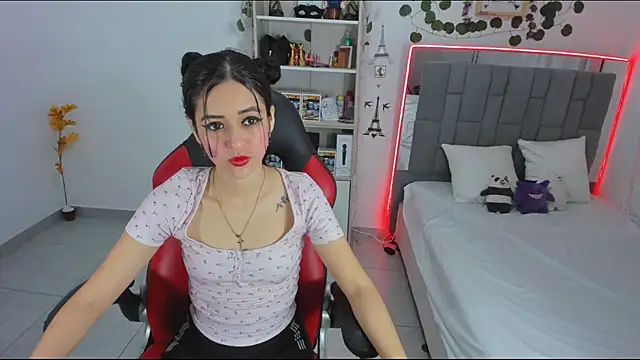 HannaSexyy online show from November 8, 3:00 am