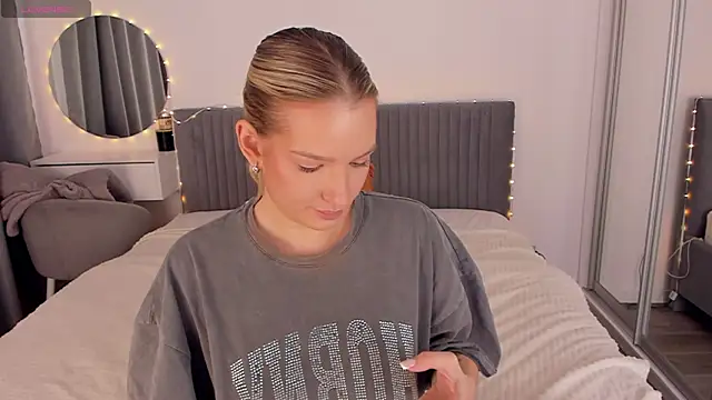 CassieRayss online show from April 16, 8:58 am