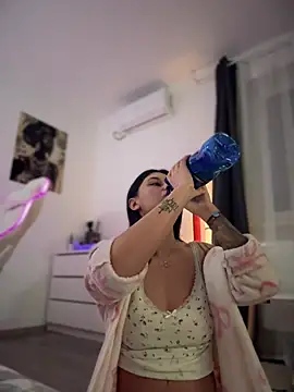 Wet Aarya  online show from January 12, 5:29 pm