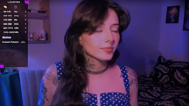 LiliJones  online show from March 19, 6:45 pm