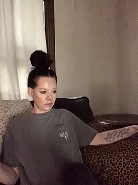 SidneyRaee online show from April 13, 3:13 pm