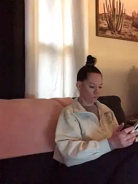 SidneyRaee online show from February 20, 5:25 pm