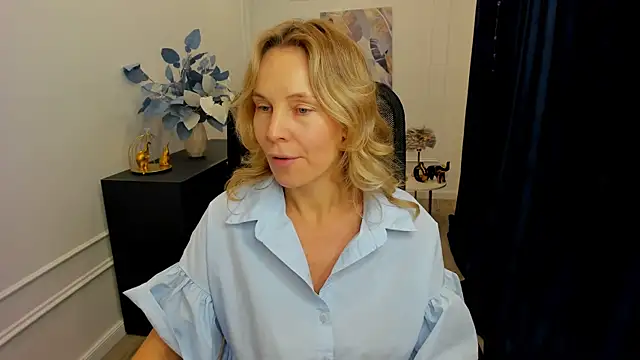 Sinty Devis online show from November 30, 11:36 am