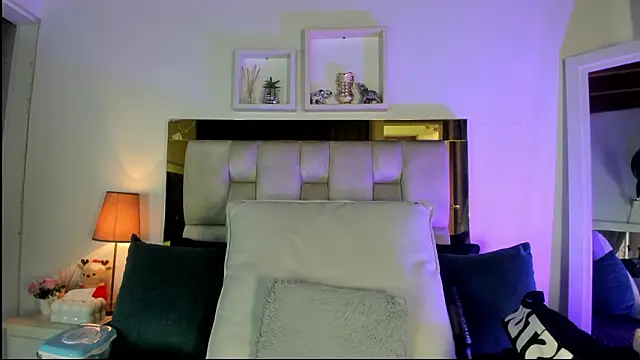 emmy r online show from March 5, 12:12 pm