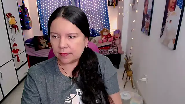 claryssa  online show from February 26, 8:41 pm