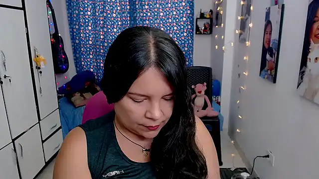 claryssa  online show from October 9, 7:51 pm