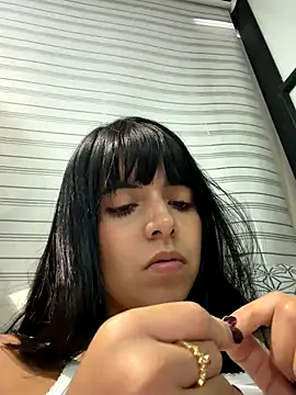 NicolRoss  online show from December 13, 8:37 pm