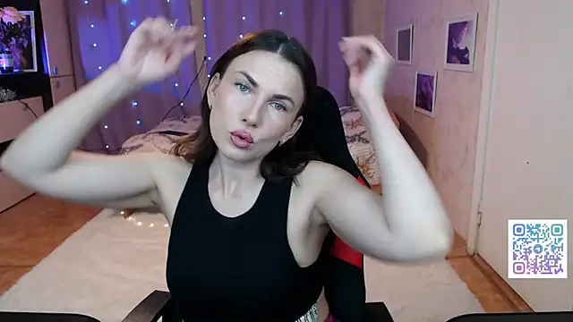 Daniela Cooperr online show from May 28, 7:12 pm