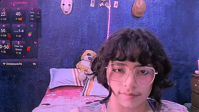 NinaYellow online show from March 10, 2:21 pm