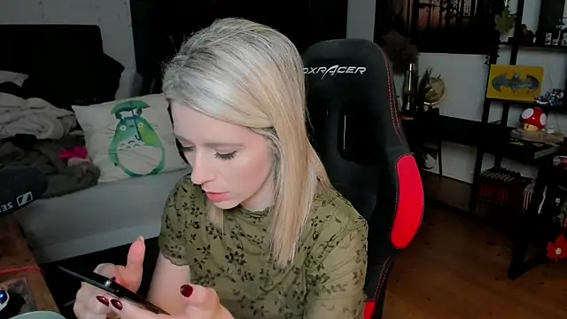 Lisaonthemoon online show from October 18, 1:58 pm