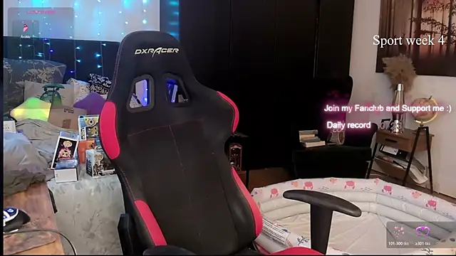 Lisaonthemoon online show from July 18, 5:37 pm