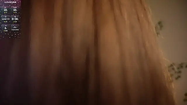 Megan  Hart online show from December 23, 9:24 am