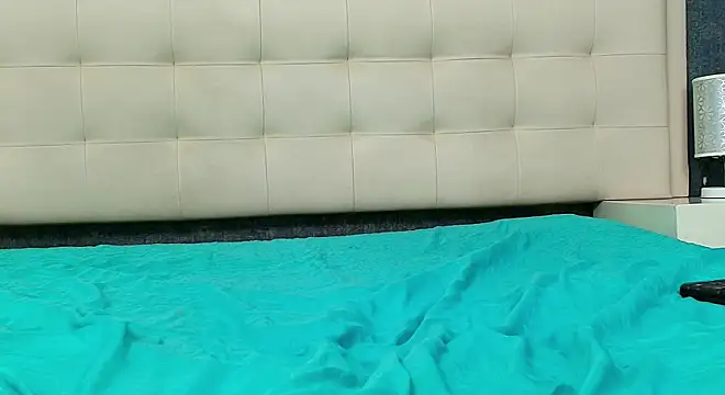 Cloeandtyfanny online show from April 18, 7:58 pm