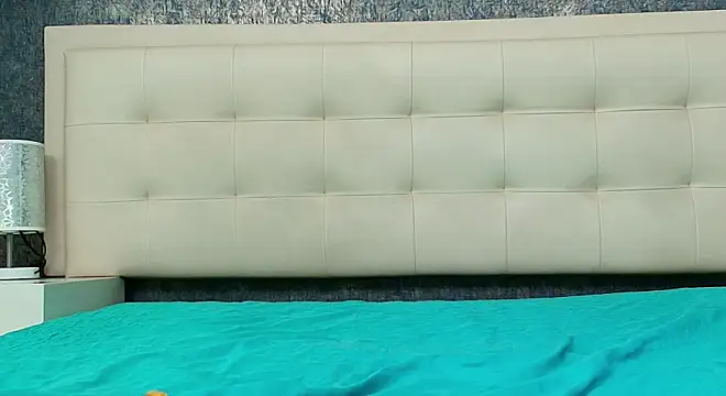 Cloeandtyfanny online show from April 18, 7:40 pm