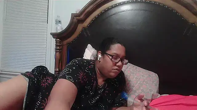 ebonyred online show from March 26, 12:46 am