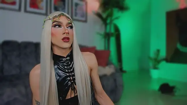 Taylor  foxxx online show from November 15, 6:03 am