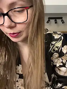 EvaRoss  online show from February 18, 5:45 pm