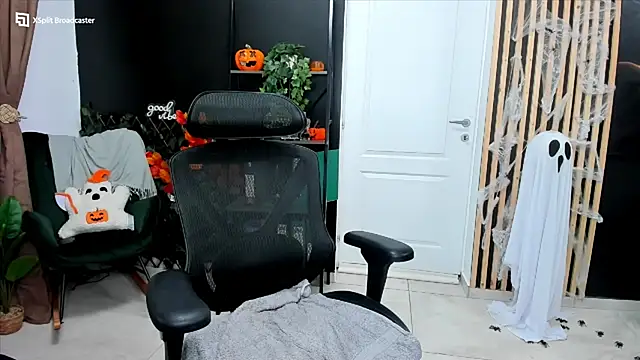 fireflowers  online show from October 31, 10:47 pm