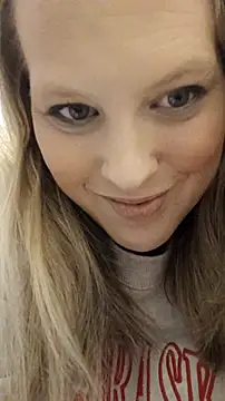 Cumonkatie online show from December 3, 5:59 pm