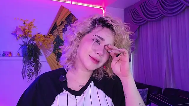 albaismynameX online show from March 28, 12:26 pm