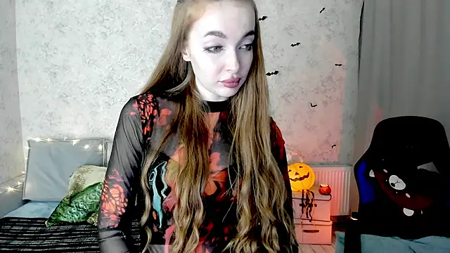 LissaCain online show from October 31, 6:01 pm