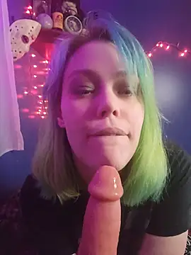 EverlyEster online show from July 24, 3:48 am