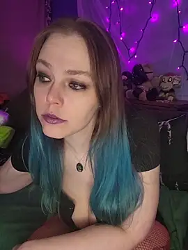 EverlyEster online show from March 15, 9:11 am