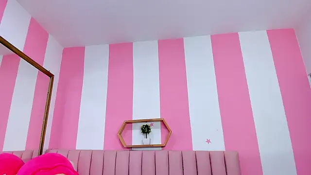 ISABELLA 020 online show from March 3, 12:22 pm