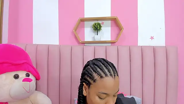 ISABELLA 020 online show from April 10, 1:17 pm