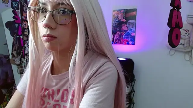 Snapshot of squirt_charlott chatting on September 20, 7:45 pm squirt charlott online show from September 20, 7:45 pm