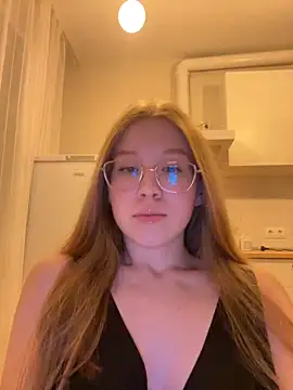 Eva Weyne online show from October 28, 8:25 pm