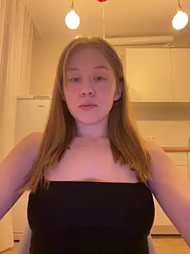 Eva Weyne online show from April 10, 9:10 pm