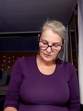 irinamaux online show from October 3, 1:16 pm