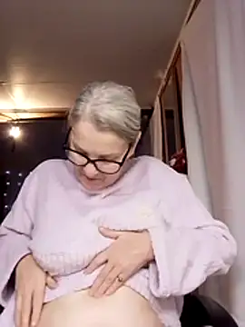 irinamaux online show from November 6, 12:49 am