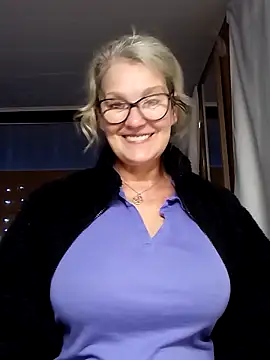 irinamaux online show from September 12, 6:25 am