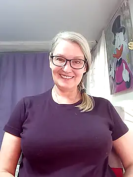 irinamaux online show from February 24, 11:09 am