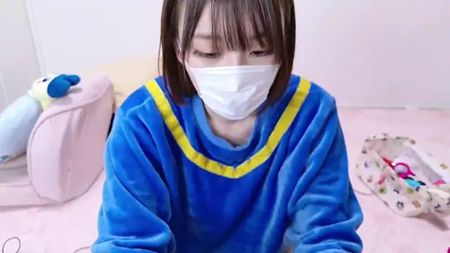 --chan--hii online show from April 10, 2:12 pm