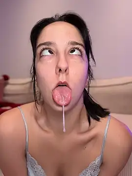  Juliette online show from April 19, 7:38 pm