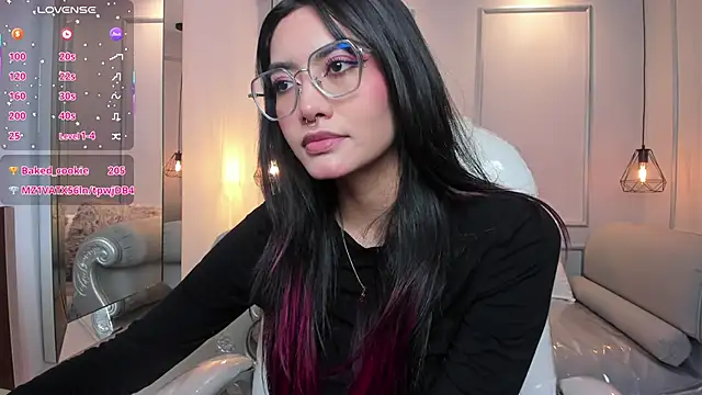 AzuraKindong online show from October 21, 7:18 pm