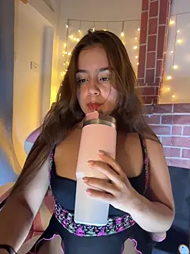 Juanelopez1 online show from June 19, 3:33 am