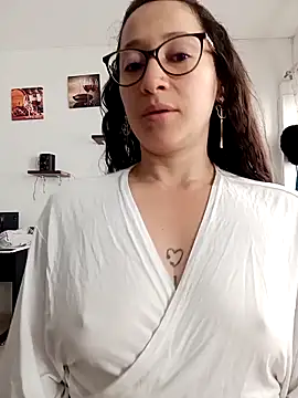 emilypoppy3 online show from February 20, 7:15 pm