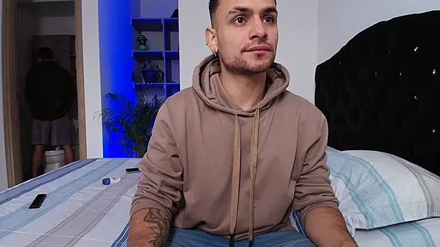 Aron-santoro online show from December 22, 3:04 pm