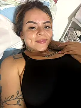Snapshot of Chloe__and__Ivana__xxx chatting on October 13, 2:25 am Chloe  and  Ivana  xxx online show from October 13, 2:25 am
