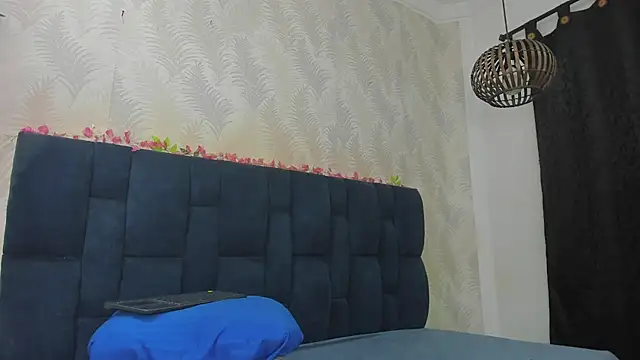 Ammy Connor1 online show from April 21, 1:53 am