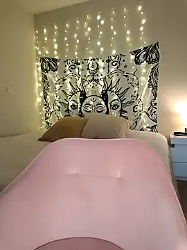 Nikiita X online show from December 17, 4:00 pm