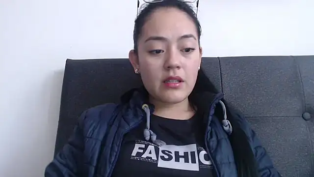 Snapshot of Alisha_99 chatting on October 22, 1:27 pm Alisha 99 online show from October 22, 1:27 pm