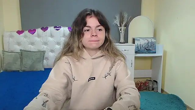 TinaRedly online show from October 2, 5:56 am