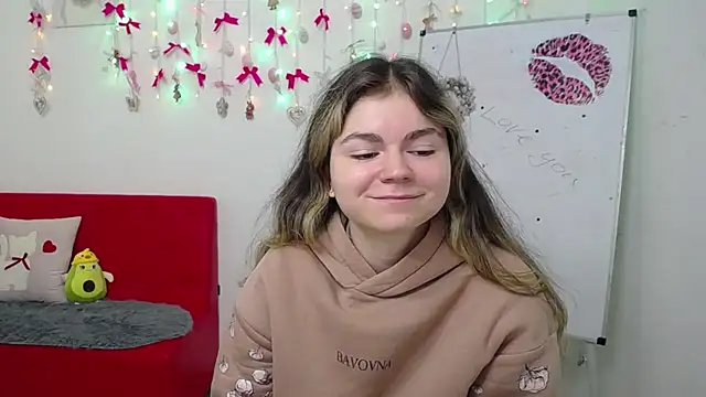 TinaRedly online show from April 8, 6:10 pm