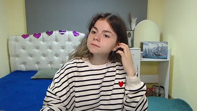 TinaRedly online show from September 24, 5:23 pm